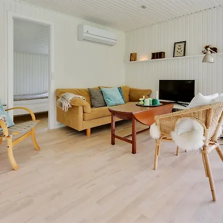 Three-bedroom Holiday In * Hals