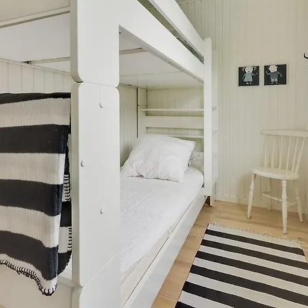 Three-bedroom Holiday In * Hals