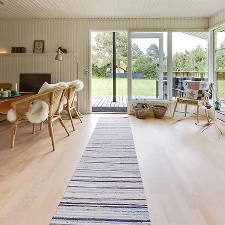 Three-bedroom Holiday In * Hals