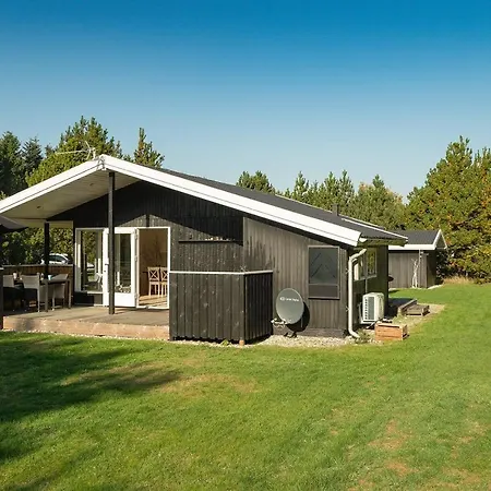 Three-bedroom Holiday In Hébergement de vacances *