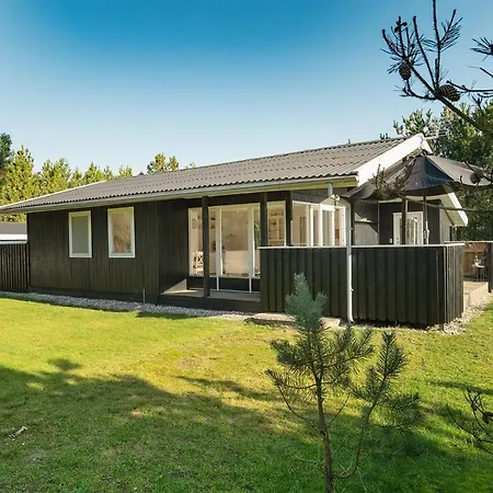 Three-bedroom Holiday In *