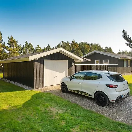 Three-bedroom Holiday In