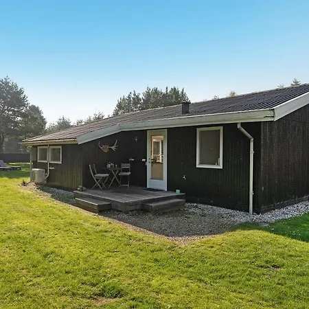 Hébergement de vacances Three-bedroom Holiday In