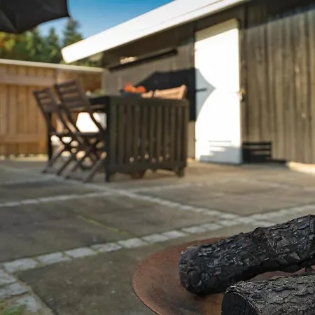 Three-bedroom Holiday In * Hals